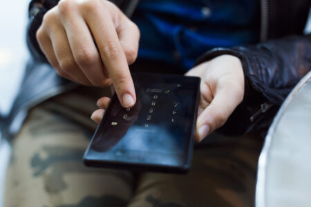 Tu número de teléfono como contraseña: el futuro de la identidad digital